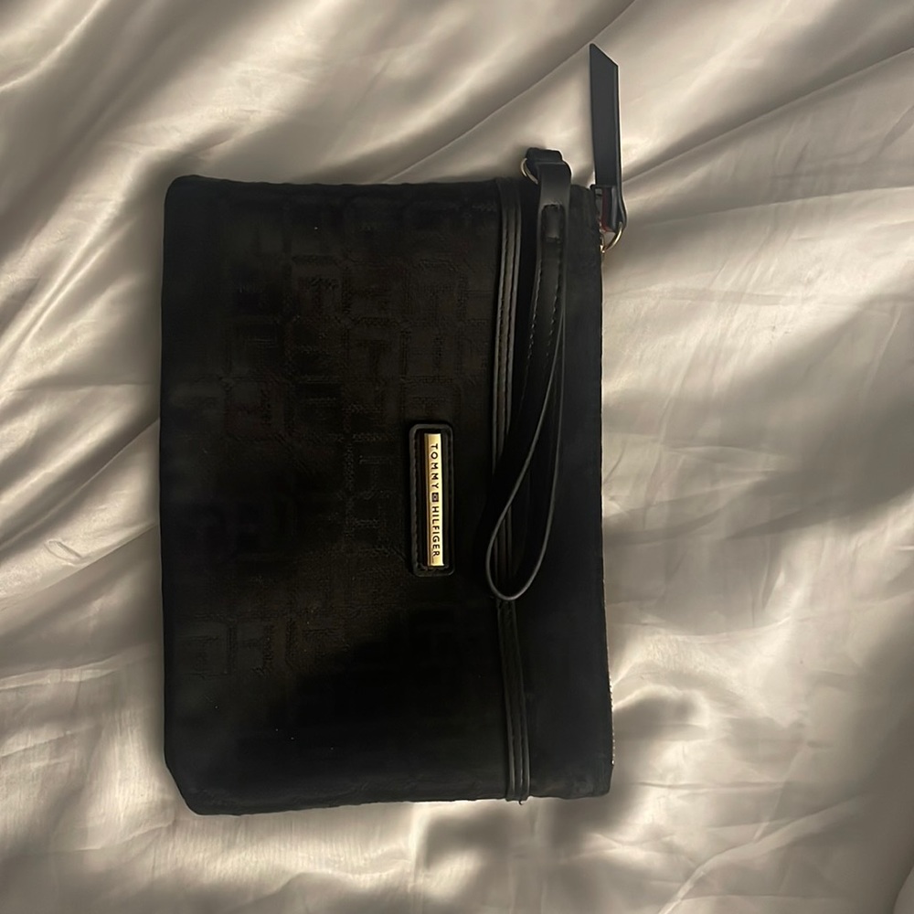 Tommy Hilfiger wristlet